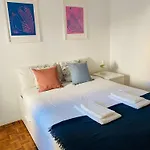 2 Bd By The Εστορίλ