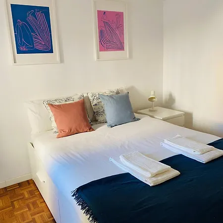 2 Bd By The Estoril