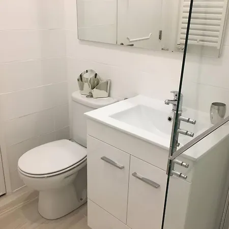 Apartment 2 Bd By The Estoril