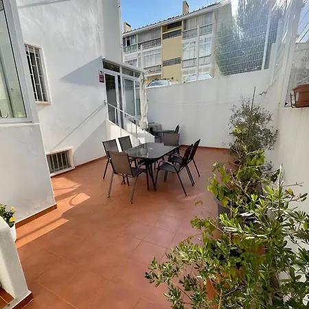 Apartment 2 Bd By The *