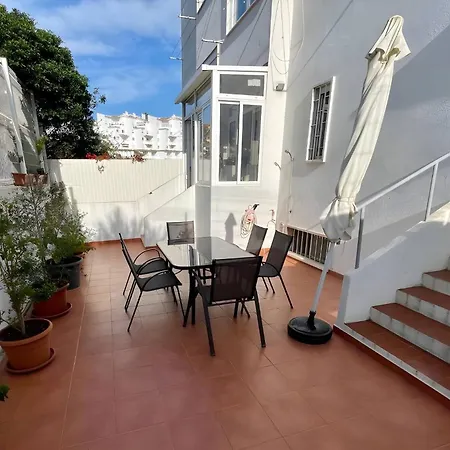 2 Bd By The Estoril