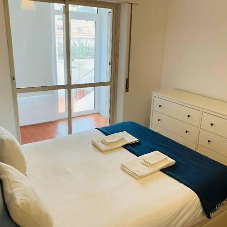 2 Bd By The * Estoril