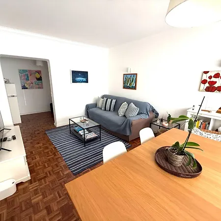 2 Bd By The * Estoril