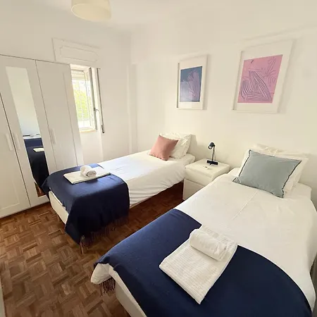 2 Bd By The Apartment *