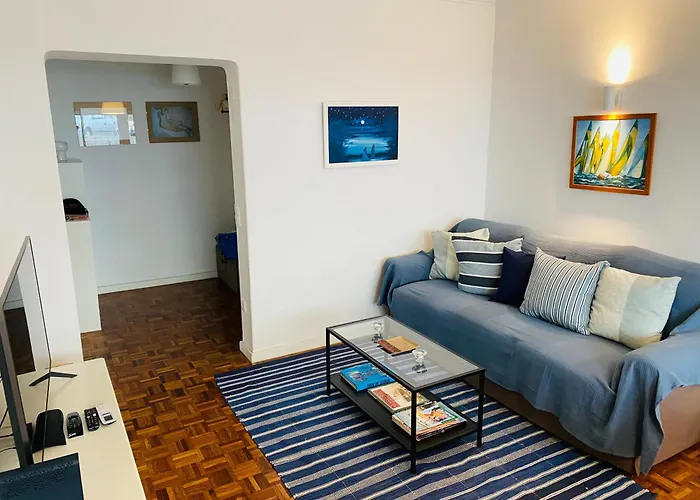 2 Bd By The Apartment Estoril