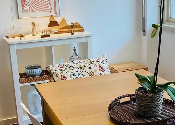 2 Bd By The Apartament *