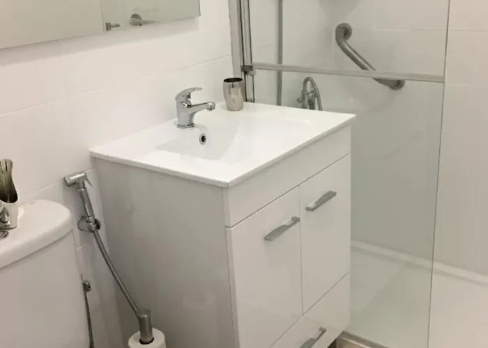 2 Bd By The Apartament